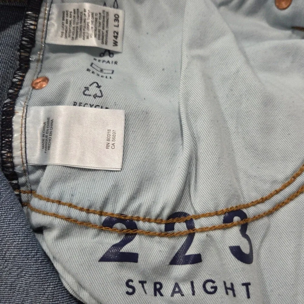 Lucky Brand 223 Jeans Mens 42x30 Straight Leg Blue Denim Medium Wash Stretch